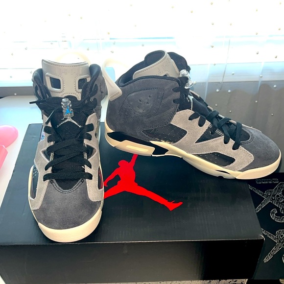 Brand new Jordan 6 retro🦋 - Picture 2 of 7